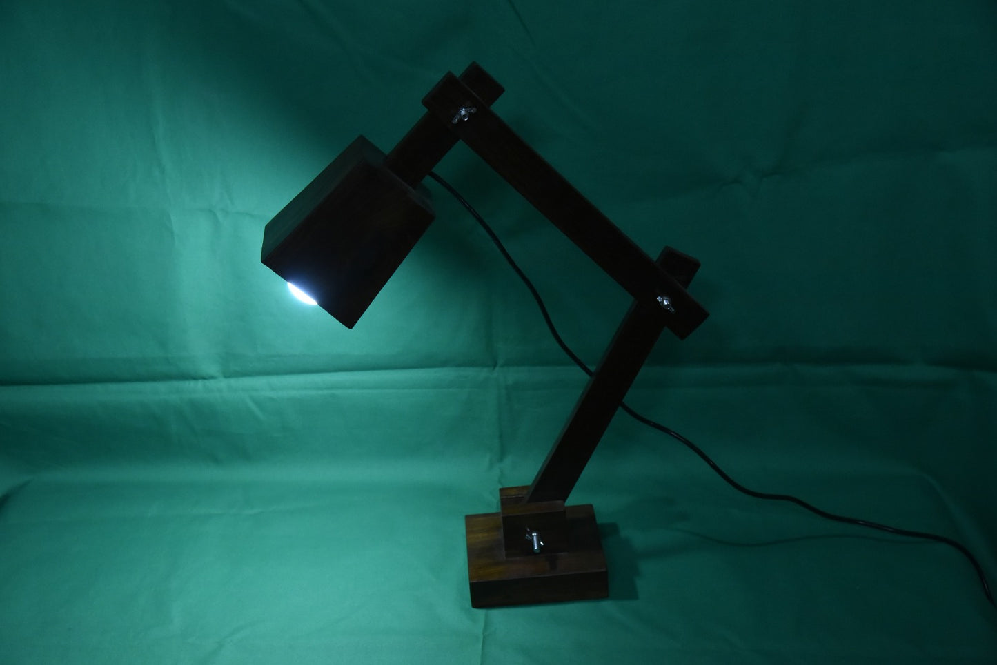 Adjustable Wooden Desk Lamp – Modern Handcrafted Study & Reading Light