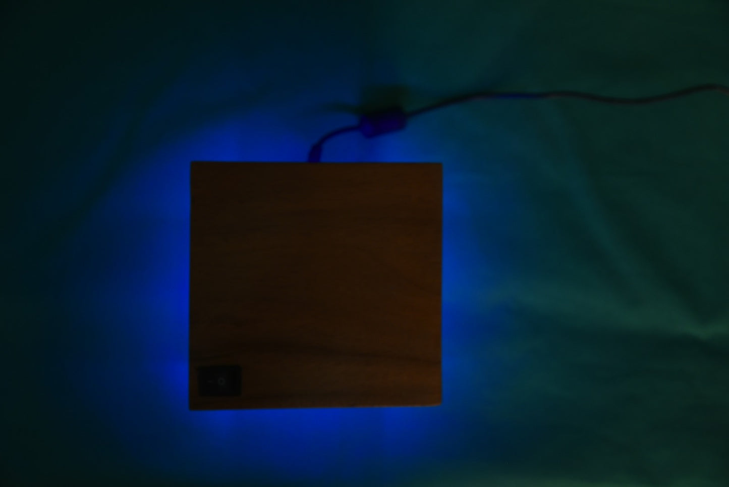 ✨ Modern Magnetic Floating LED Lamp – Futuristic Desk & Home Décor