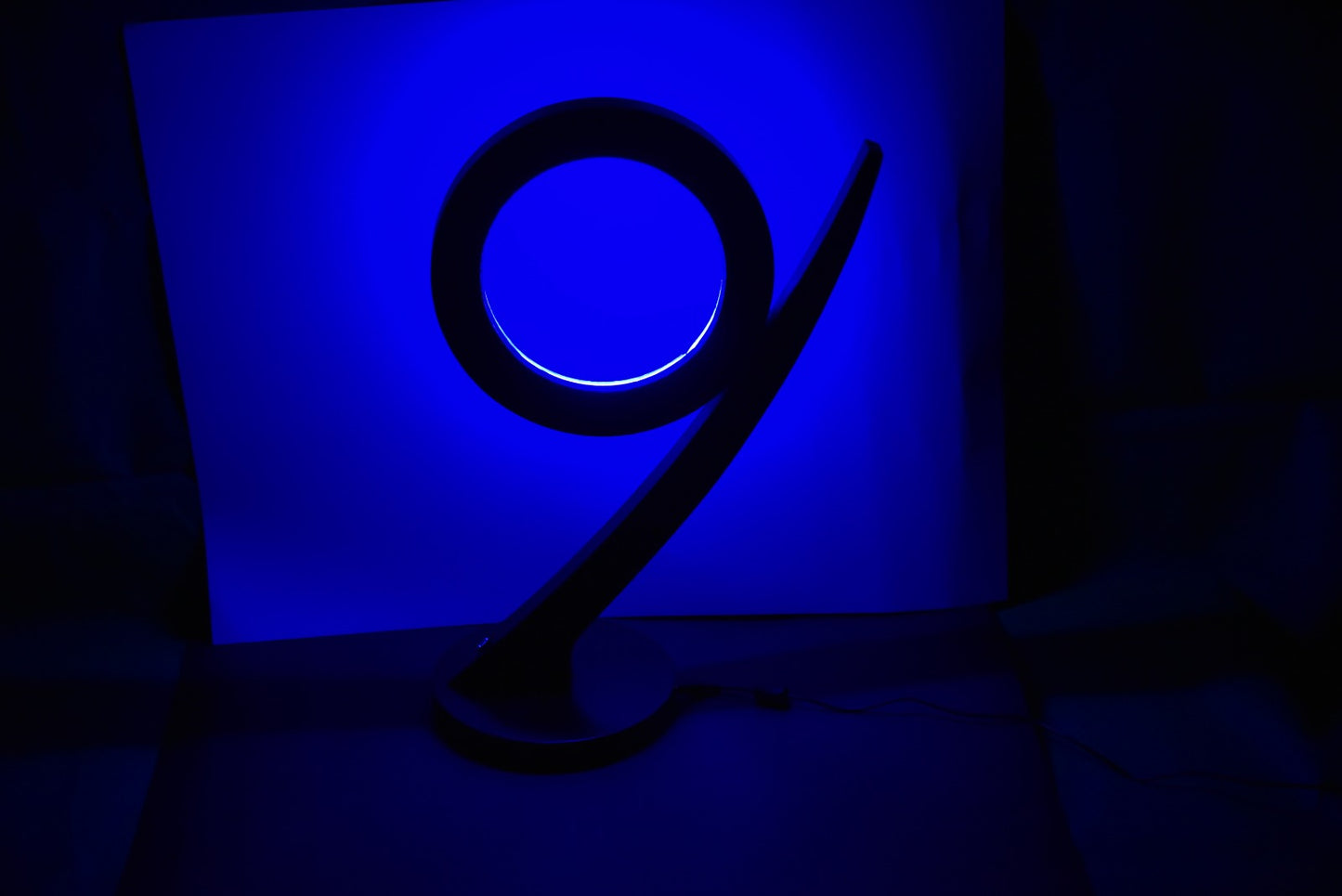 Elegant Wooden Circle LED Lamp – Modern Art Design Table Light for Home & Office Décor