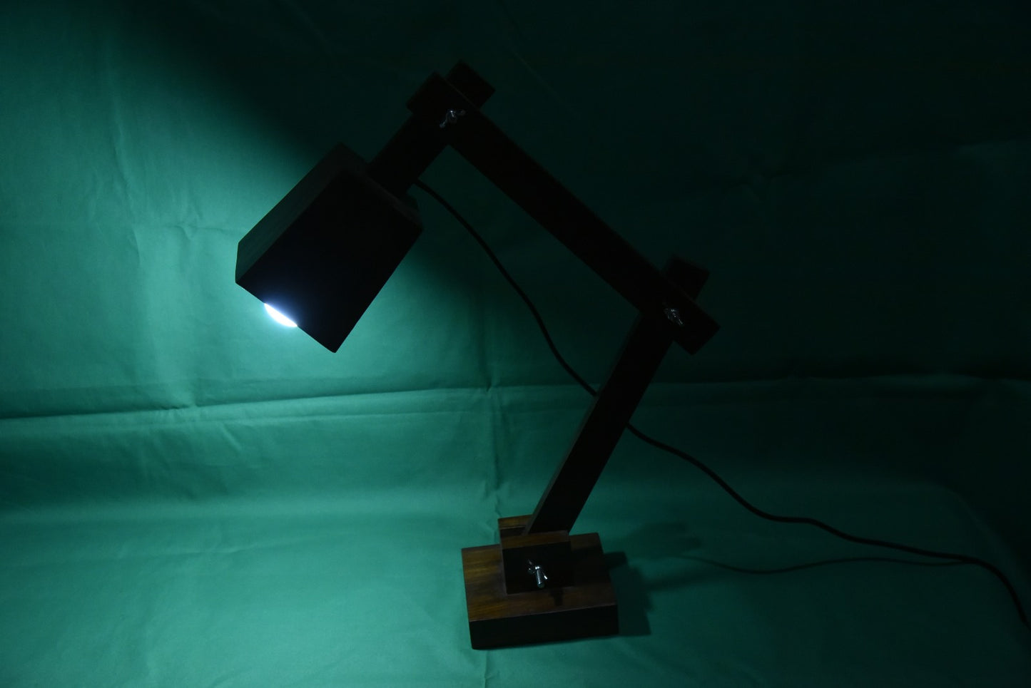 Adjustable Wooden Desk Lamp – Modern Handcrafted Study & Reading Light